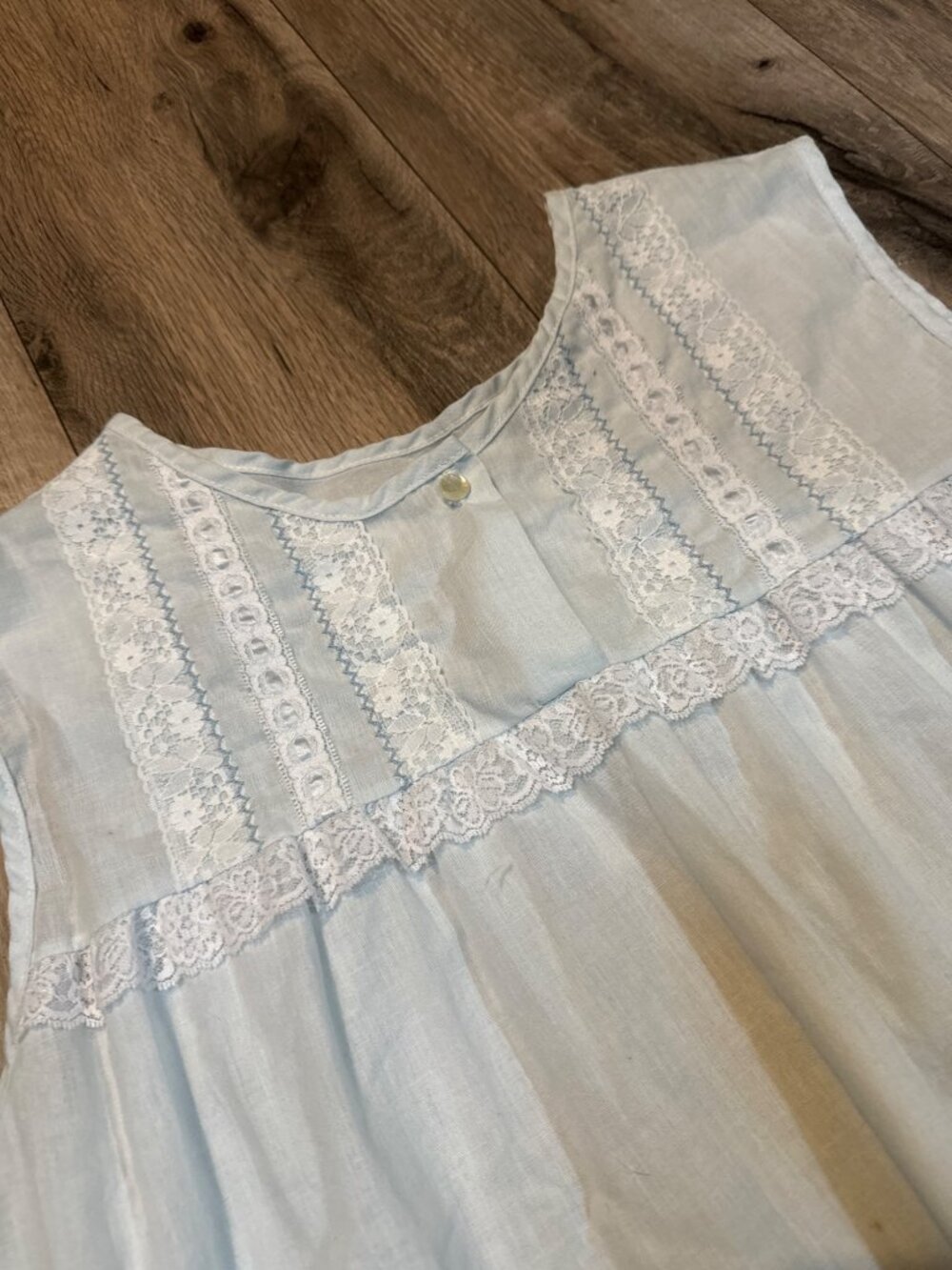 VTG Blue Lace Yoke Sleeveless Nightgown Pearl Button Closure 1X Whimsy Cottageco